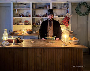 Holiday Lantern Tours